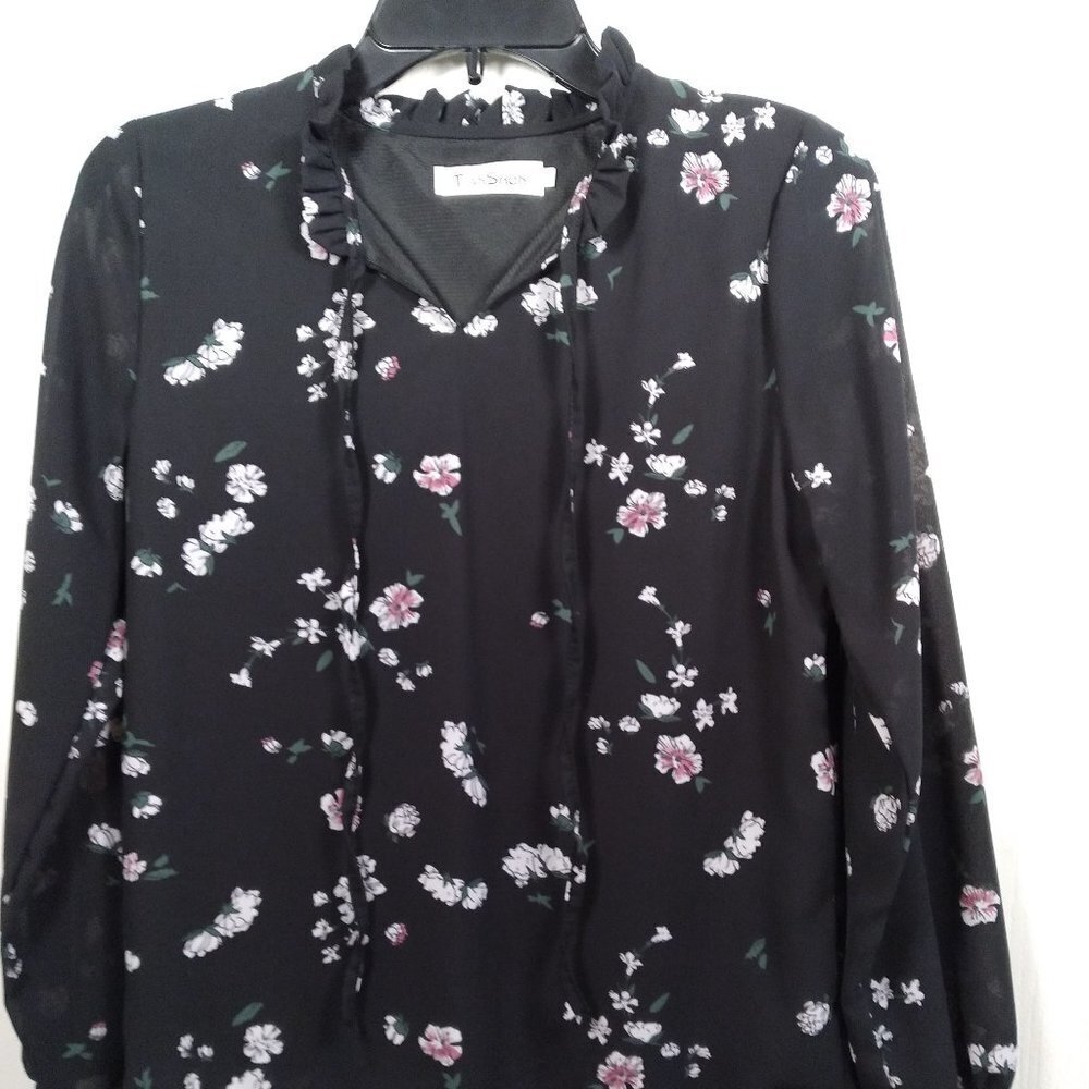NWOT Black & pink Floral Longsleeve Top by TianShun Size:JR M